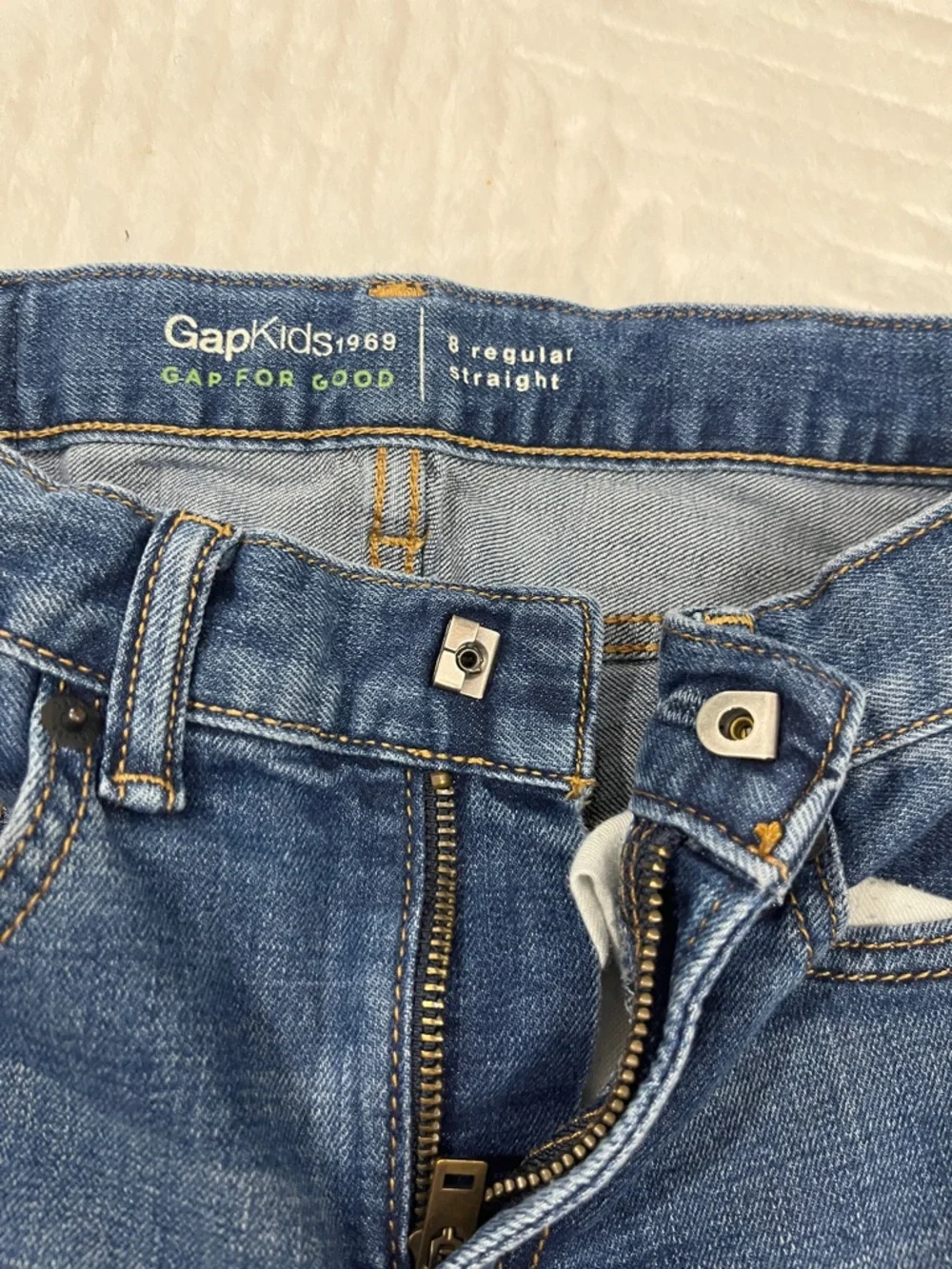 Girls Gap Classic Midwash Blue Straight Jeans Size 8 slide‎ closure